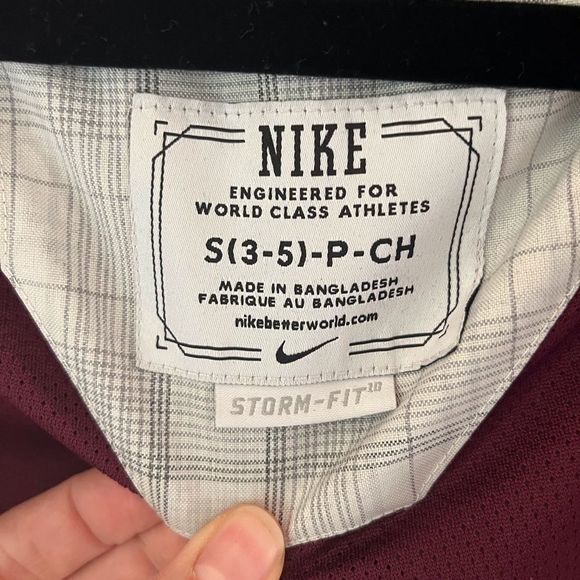 Nike storm fit full zip rain jacket size S, adjustable hood/ hem + features - Picture 8 of 10